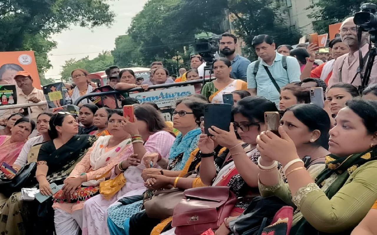 मणिपुर में निर्वस्त्र करने से दिल्ली में राॅड से मारकर हत्या तक,महिलाओं के साथ हुए इन  अपराधों की क्या है सजा?