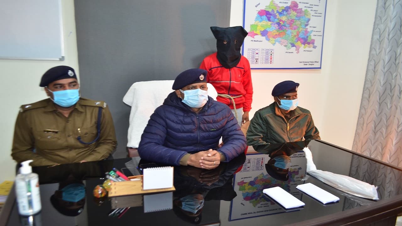 Jharkhand News: दोस्त ने हत्या कर शव के किए छह टुकड़े, पोस्टमार्टम करनेवाले डॉक्टर सहमे, आरोपी अविनाश गिरफ्तार Jharkhand News: दोस्त ने हत्या कर शव के किए छह टुकड़े, पोस्टमार्टम करनेवाले डॉक्टर सहमे, आरोपी अविनाश गिरफ्तार