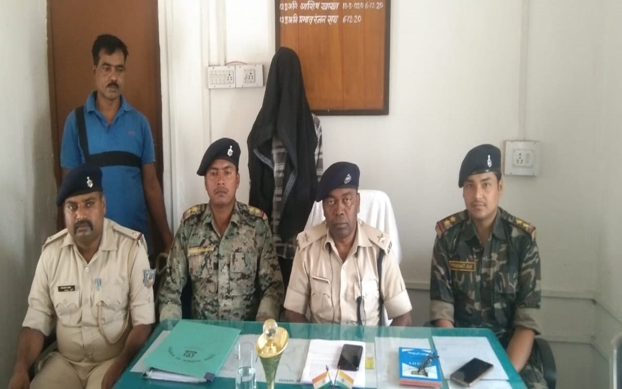 झारखंड: पलामू पुलिस ने लातेहार से नक्सली सुरेंद्र राम को किया अरेस्ट