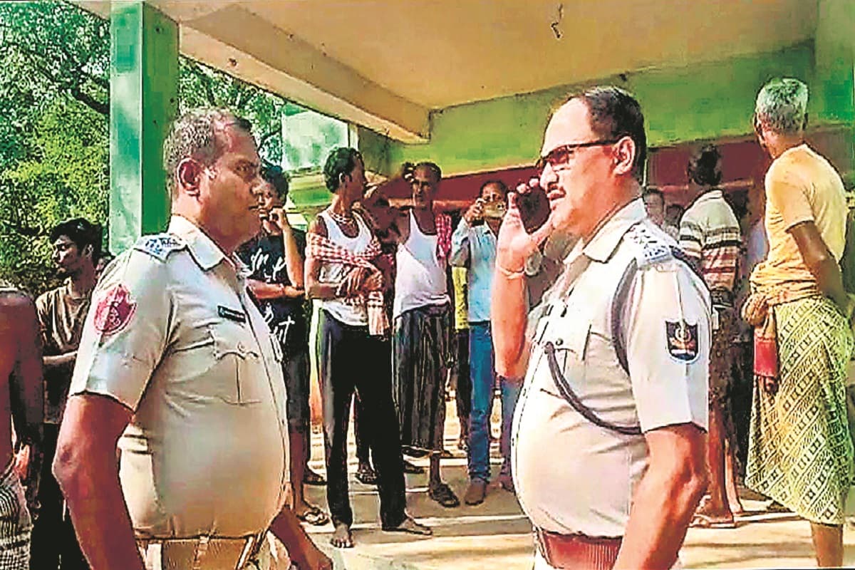 कटक में क्रिकेट मैच के दौरान अंपायर का पक्ष लेने पर युवक की चाकू मारकर हत्या कटक में क्रिकेट मैच के दौरान अंपायर का पक्ष लेने पर युवक की चाकू मारकर हत्या