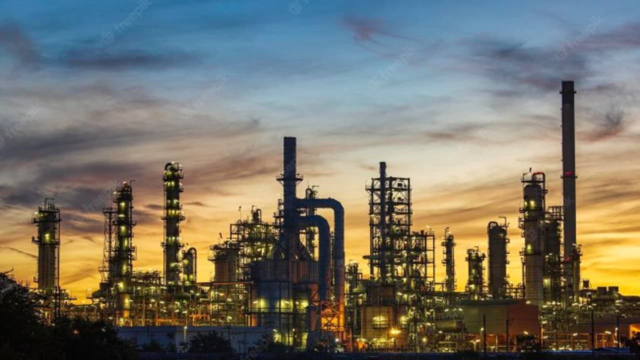 सरकार ने कच्चे तेल, डीजल और ATF के निर्यात पर विंडफॉल प्रोफिट टैक्स में की बढ़ोतरी, पेट्रोल का टैक्स खत्म