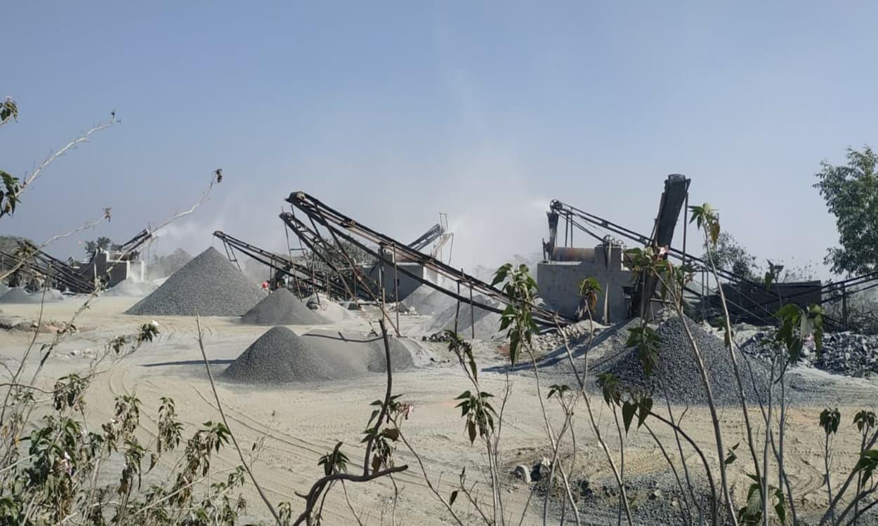 पलामू में अवैध खनन, भंडारण एवं परिवहन के खिलाफ बड़ी कार्रवाई, 8 क्रशर संचालकों पर प्राथमिकी दर्ज