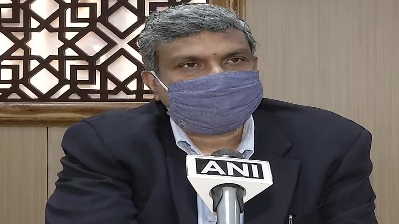 ओमिक्रॉन वेरिएंट से भारत में तीसरी लहर का खतरा, हेल्थ वर्कर्स के लिए बूस्टर डोज जरूरी