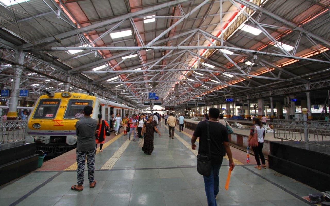 Mumbai: लोकल ट्रेन में महिला का यौन उत्पीड़न, 8 घंटे बाद पकड़ाया आरोपी, कोर्ट में होगी पेशी