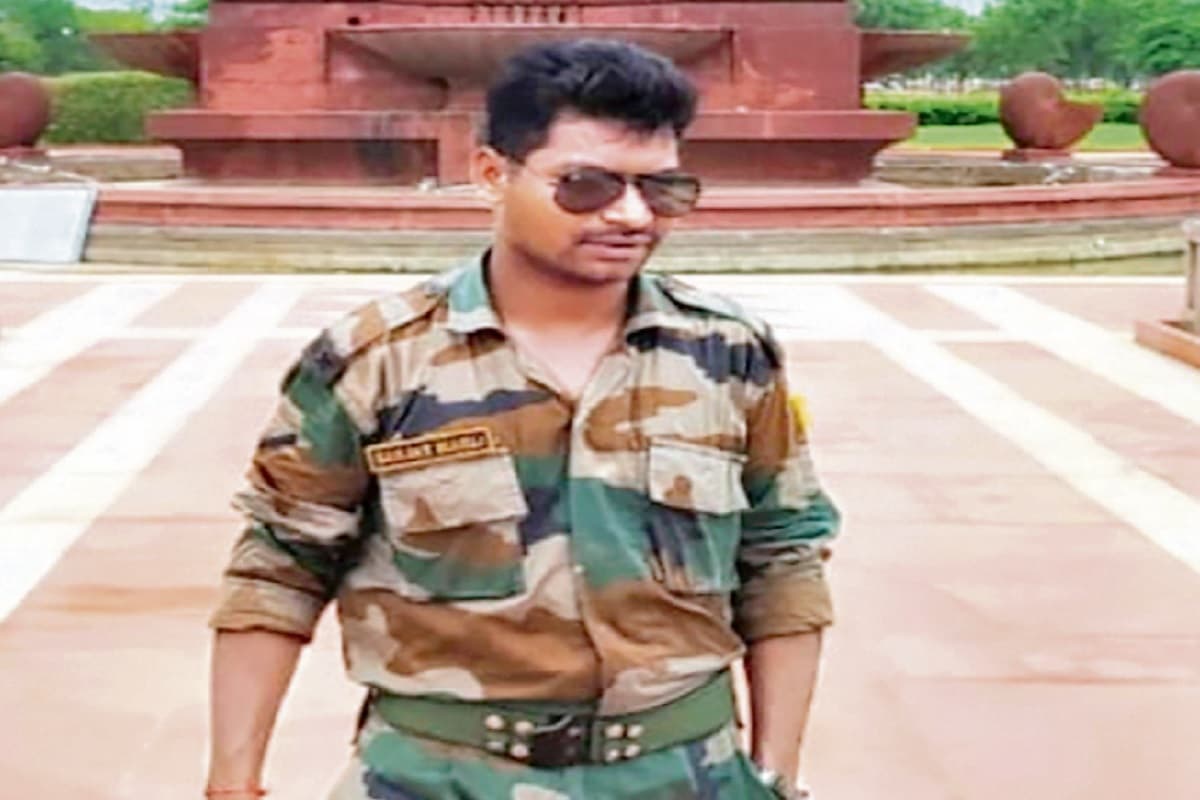 17 CSR के जवान संजय महली को दी गई अंतिम विदाई, सड़क हादसे में हो गया था घायल