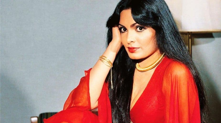 Bhabi Ji Ghar Par Hai फेम 'अंगूरी भाभी' ऑफ शोल्डर ड्रेस में दिखी बेहद हॉट, VIRAL PHOTOS