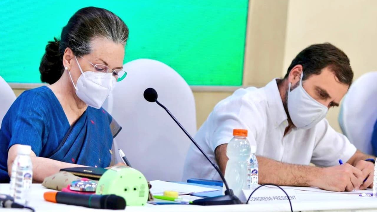 सोनिया गांधी बनी रहेंगी अंतरिम अध्यक्ष, CWC की बैठक में नहीं हुआ कोई फैसला, अब निगाहें ‘चिंतन शिविर’ पर