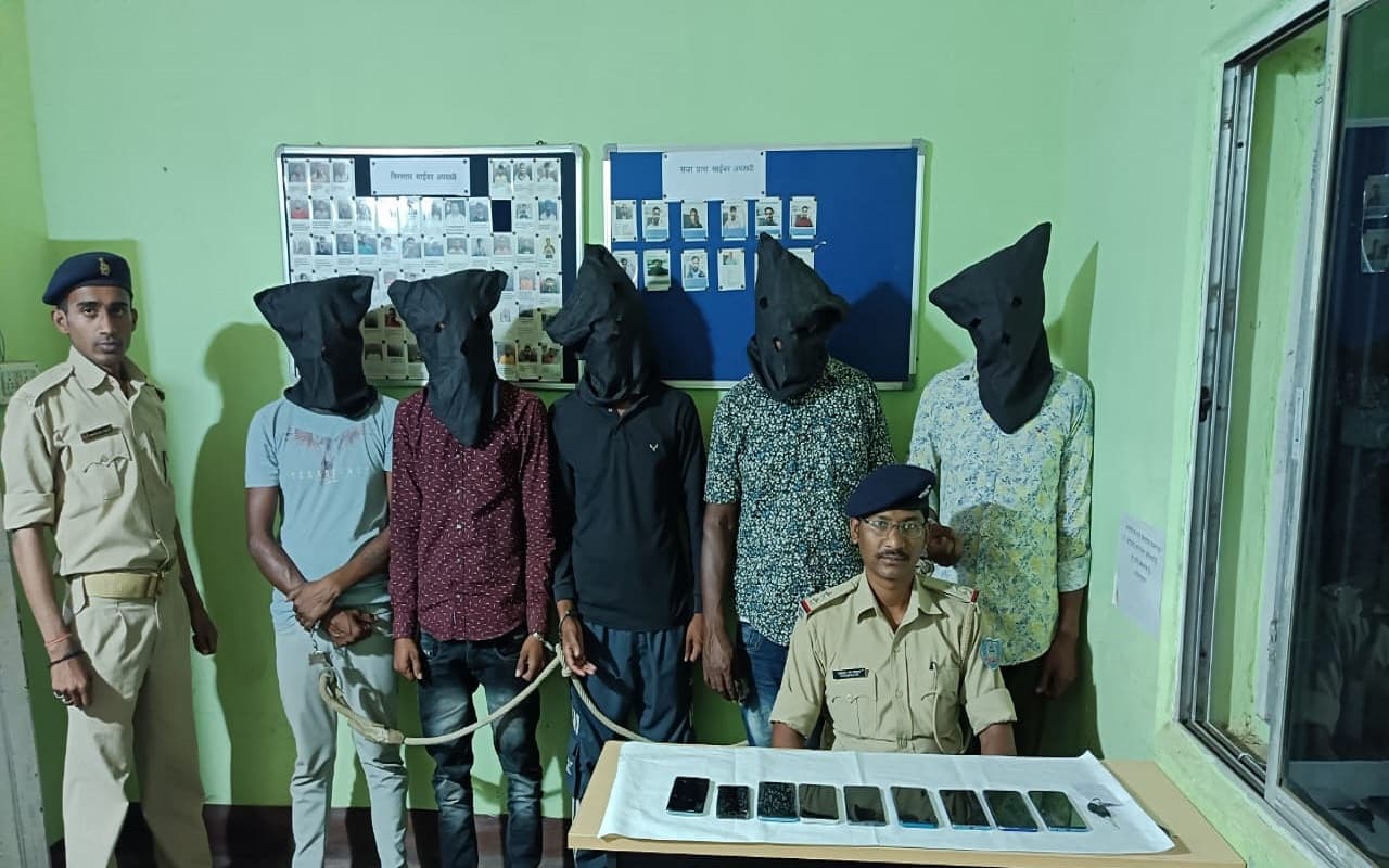 झारखंड: एसबीआई क्रेडिट कार्ड व टाटा कार्ड यूजर्स सावधान! फर्जी लिंक भेजकर ठगी कर रहे क्रिमिनल्स, 5 अरेस्ट