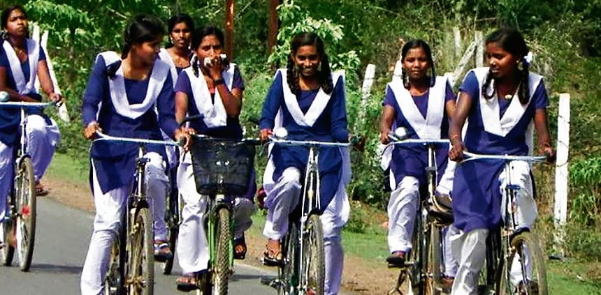 धनबाद में 50 हजार से अधिक छात्राएं को कब मिलेगी साइकिल, नहीं दे रहा कोई जवाबदेही