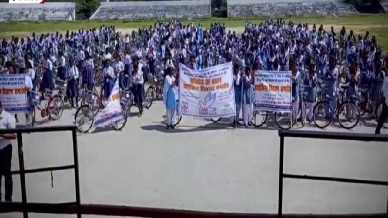 हजारीबाग में सांसद जयंत सिन्हा ने स्कूली छात्राओं के लिए साइकिल बैंक की शुरुआत की, जानें क्या हैं नियम