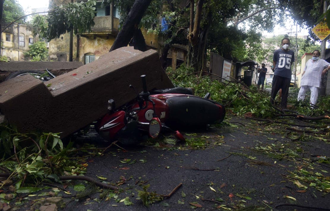 Tauktae Cyclone Update: अम्फान से तबाह हुए बंगाल में ताउ ते चक्रवात कहां-कहां ला सकता है बर्बादी, लेटेस्ट अपडेट यहां पढ़ें