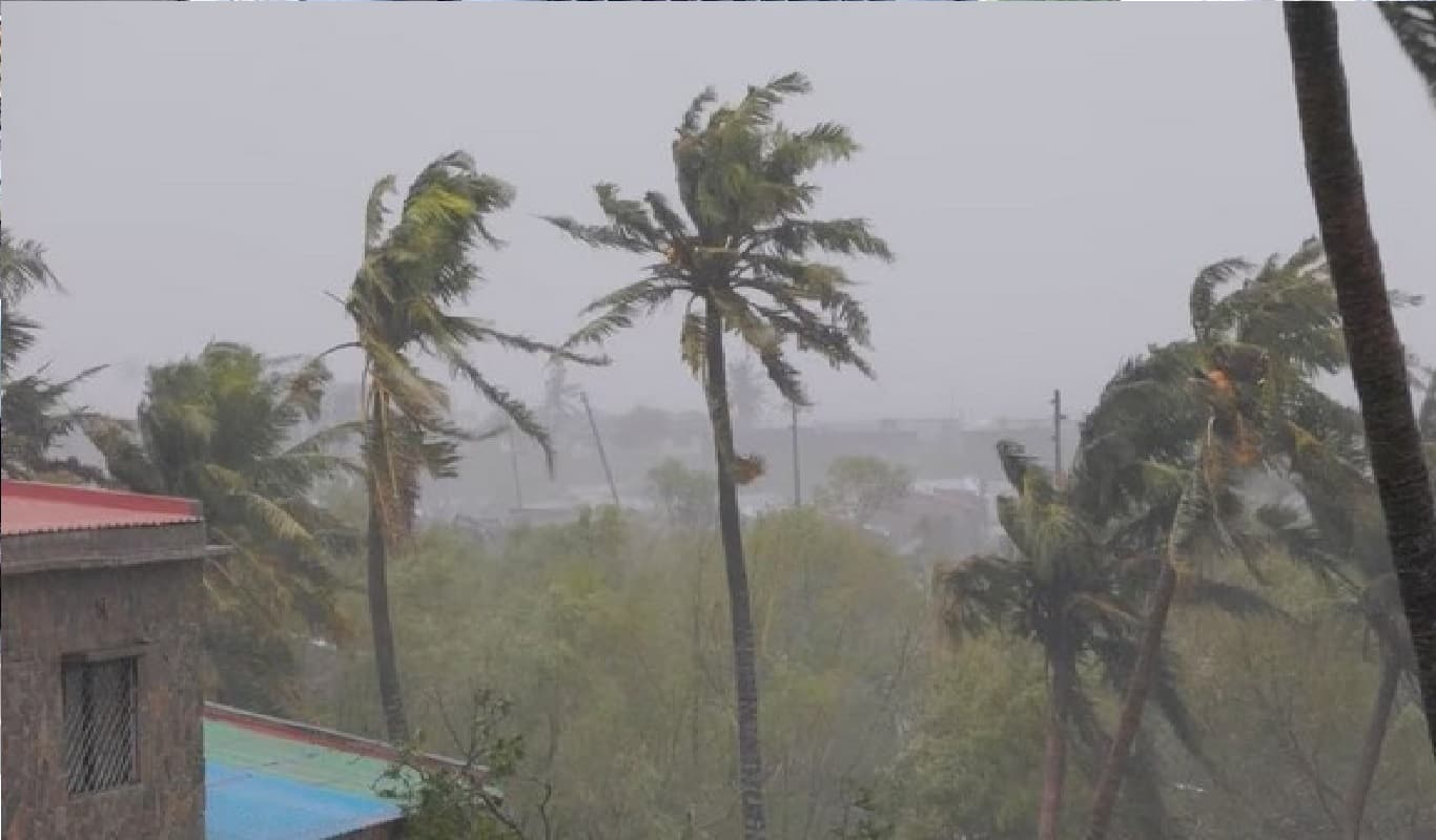 Cyclone Biporjoy Tracker: प्रचंड वेग से आगे बढ़ रहा चक्रवाती तूफान बिपरजॉय, भारी बारिश की चेतावनी