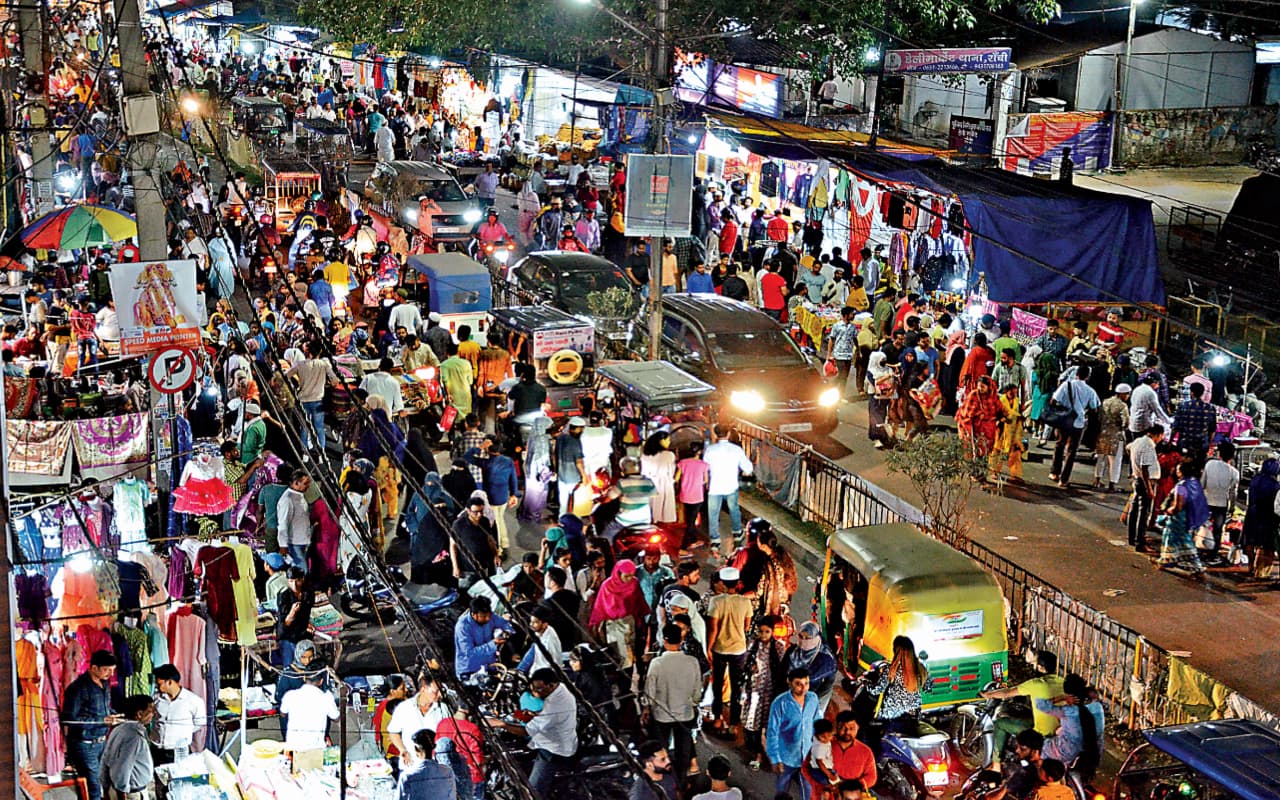 रांची में सजा ईद का बाजार, सेवई से लेकर इन कपड़ों की बढ़ी डिमांड