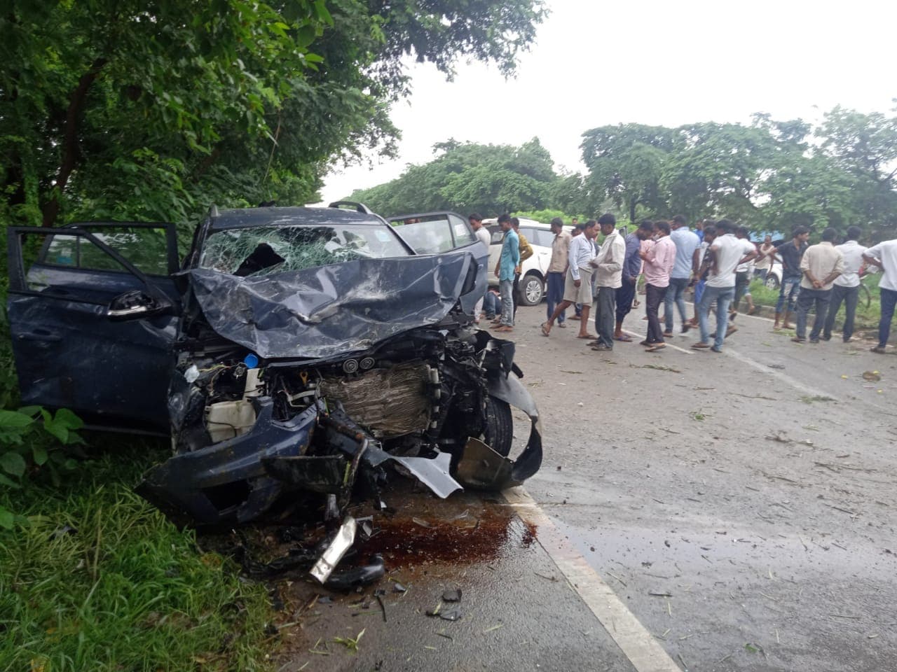 बिहार के रहने वालों की कार यूपी में दुर्घटनाग्रस्त, दो की मौत, जज समेत नौ घायल