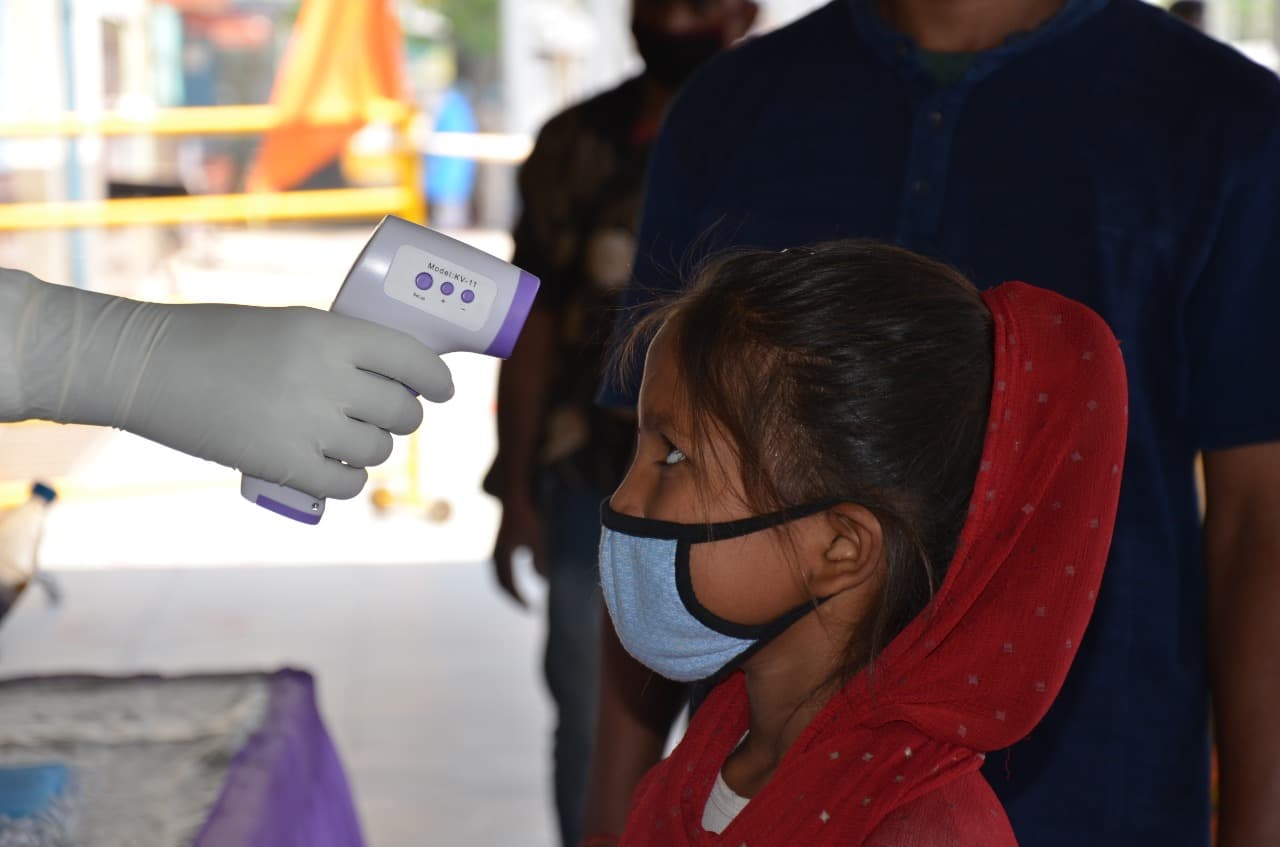 पलामू : लुधियाना से मेदिनीनगर पहुंचे 1161 श्रमिक, रेलवे स्टेशन पर हुई स्क्रीनिंग