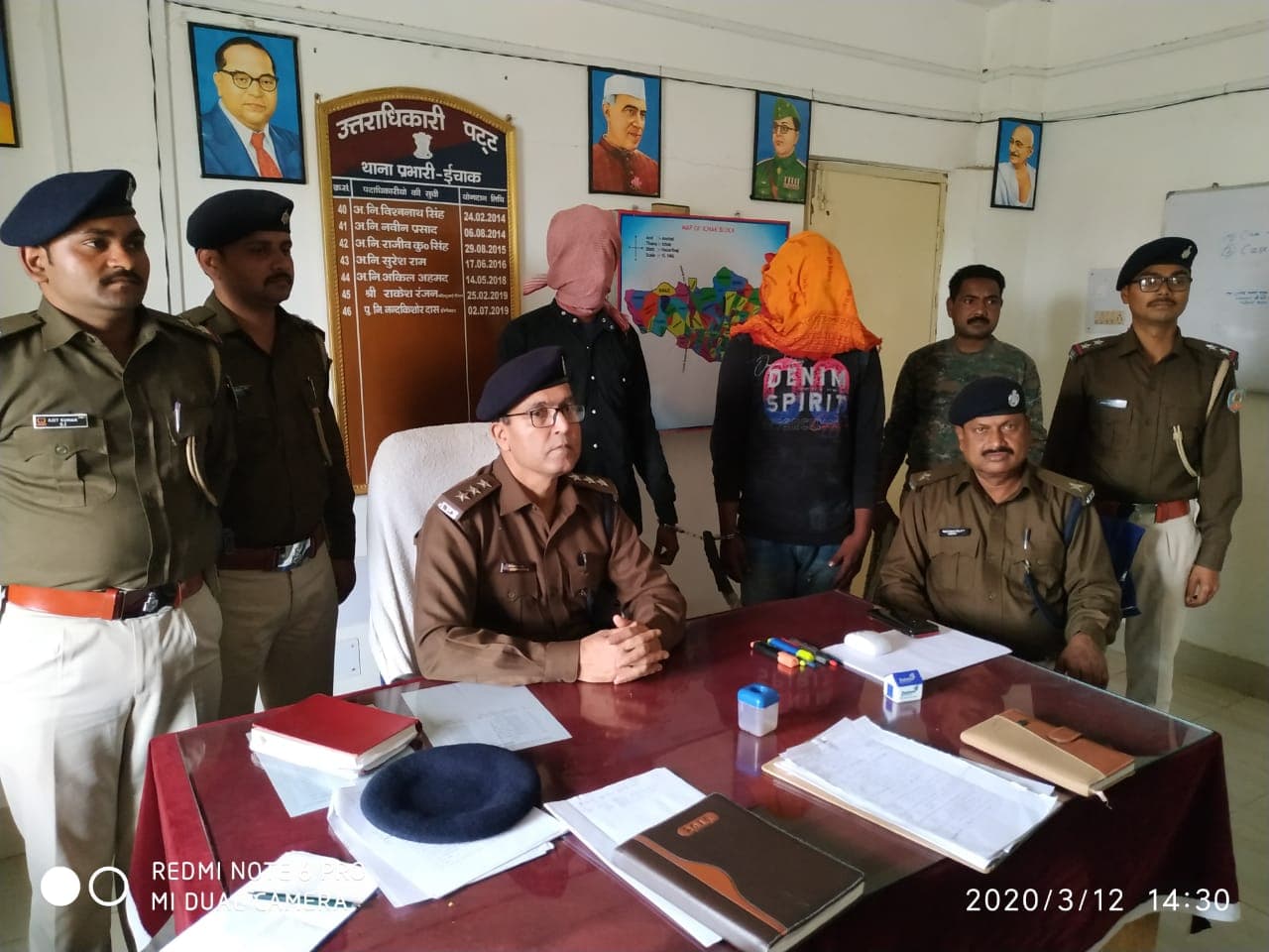 पुलिस छापेमारी में दो चोर गिरफ्तार, 10 चोरी की मोटरसाइकिल बरामद