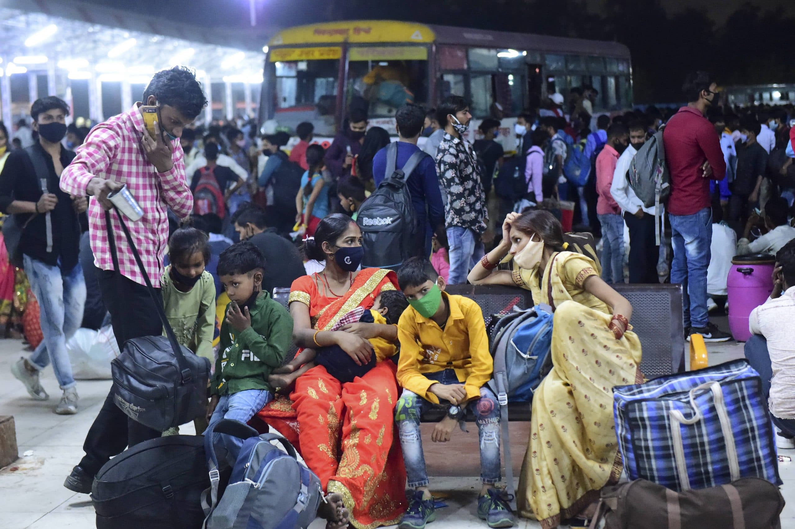 Coronavirus LIVE : महाराष्ट्र में लगेगा पूर्ण लॉकडाउन! थोड़ी देर में हो सकती है घोषणा