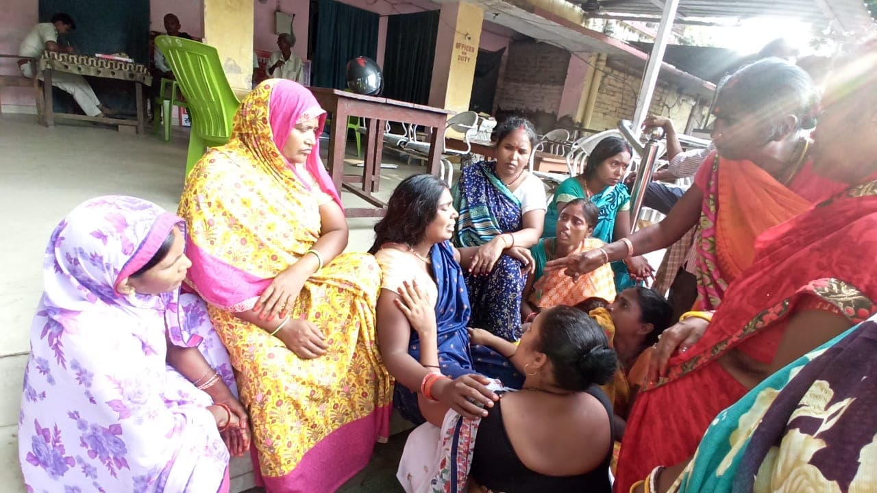 पटना के बिहटा में पेड़ से लटका युवक का शव मिला, जमीन विवाद में हत्या की आशंका, पुलिस कर रही जांच