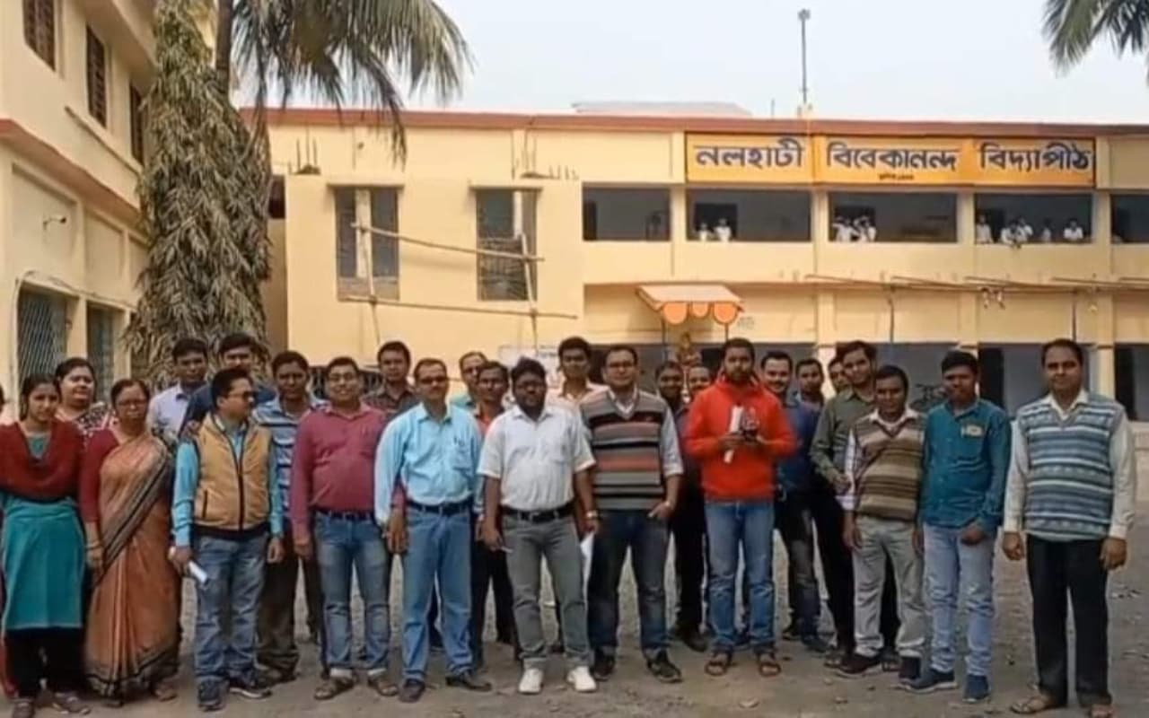 पश्चिम बंगाल में बकाया डीए की मांग पर जारी है आंदोलन, तृणमूल शिक्षक संघ से सरकारी कर्मचारियों का हो रहा मोहभंग