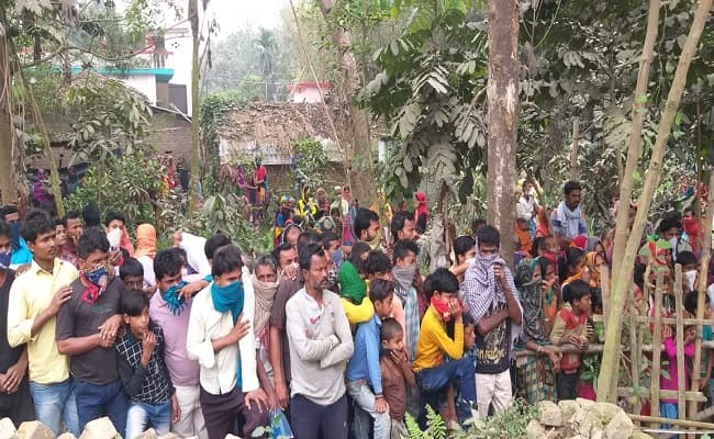 बिहार में एक ही परिवार के पांच लोगों का नये कपड़े पहनकर फंदे से झूलने का क्या है राज?