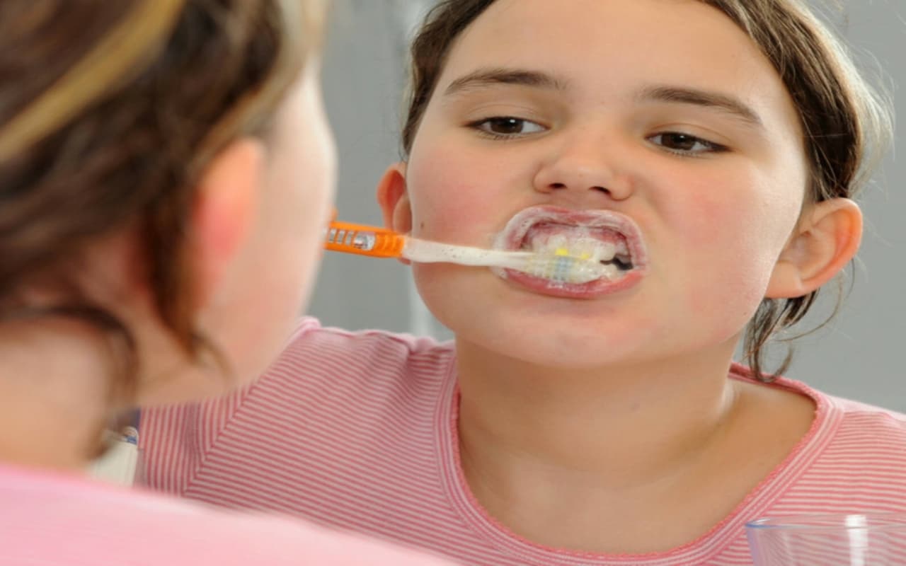 10 ऐसी चीजें जो हम सभी रोजमर्रा की जिंदगी में बार-बार करते हैं, ऐसे बदलें अपनी आदत