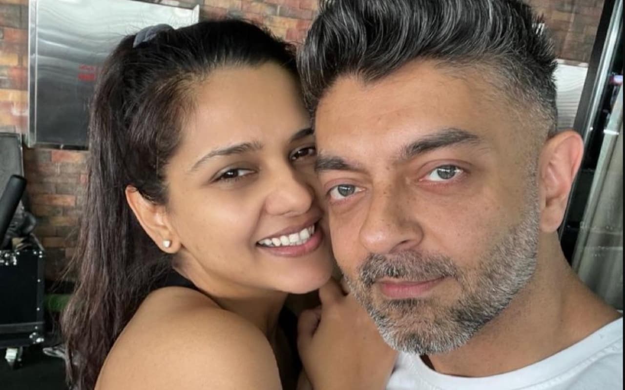 दलजीत कौर ने पति निखिल पटेल संग करवाया ग्लैमरस फोटोशूट, यूजर ने पूछा- शादी के बाद ऐसा क्यों...