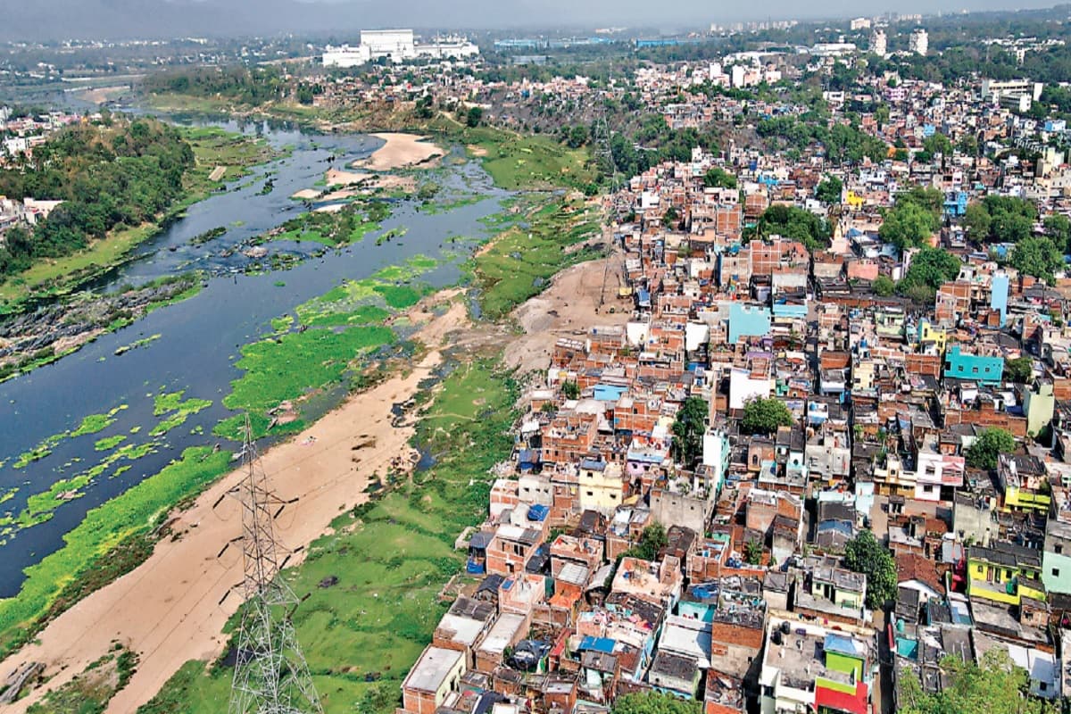 झारखंड में सूख गये चार हजार से अधिक जलाशय, 560 पर अतिक्रमण, 1731 में भरा कचरा