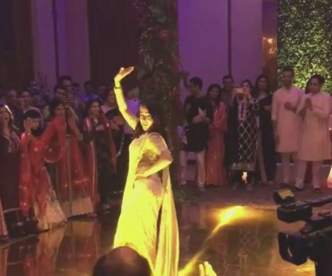 'सात समुंदर पार' गाने पर सारा अली खान ने डांस से लगा दी आग, वायरल वीडियो से नहीं हटेंगी नजर