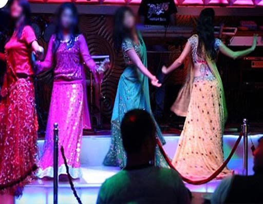 Bihar News: बर्थडे पार्टी में पहुंची महिला डांसरों से दुष्कर्म की कोशिश, पुलिस के पहुंचते ही बदमाशों ने की फायरिंग Bihar News: बर्थडे पार्टी में पहुंची महिला डांसरों से दुष्कर्म की कोशिश, पुलिस के पहुंचते ही बदमाशों ने की फायरिंग