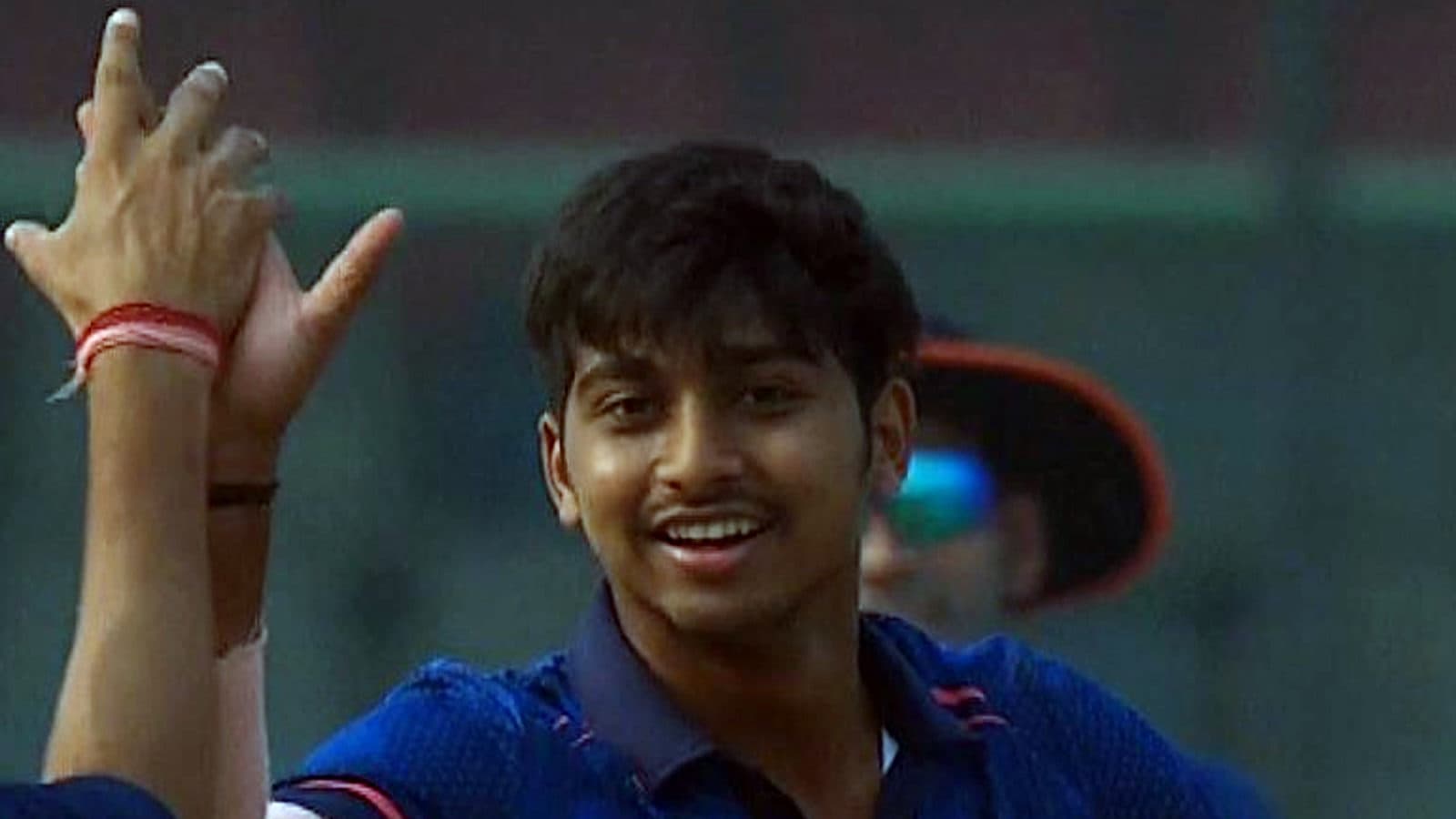 भारत में गेंदबाजी की नई सनसनी, दर्शन नालकंडे ने डबल हैट्रिक लेकर बरपाया कहर, फिर भी टीम को मिली हारी