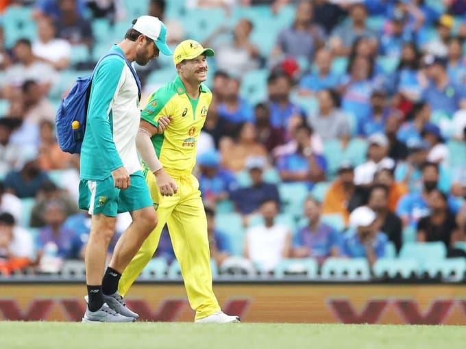 India Vs Australia sydney ODI 2nd oneday match : डेविड वार्नर को डाइव मारने के दौरान लगी चोट, सीरीज के बाकी मैचों में उपलब्ध होने की उम्मीद नहीं