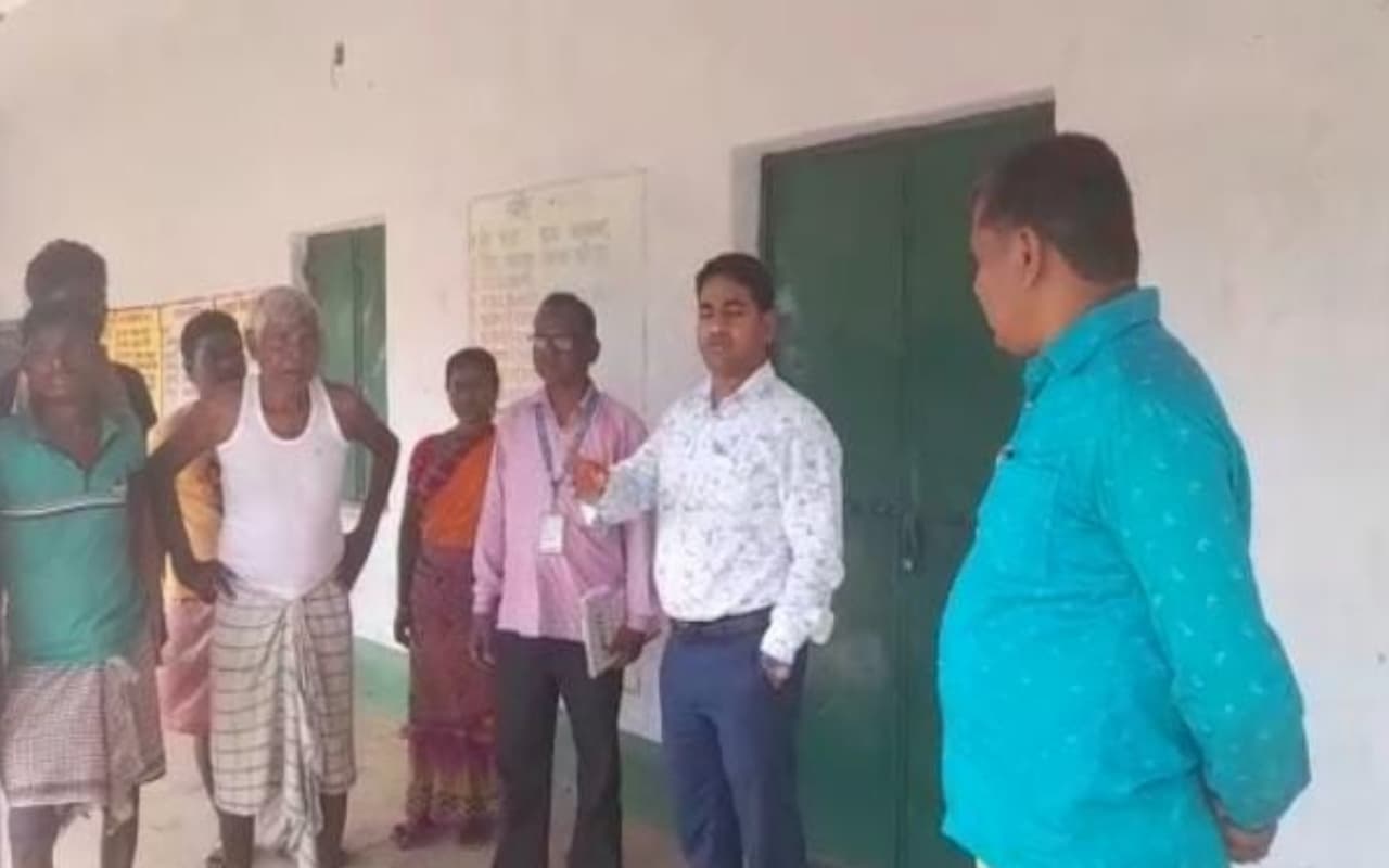 भूतों का खौफ! झारखंड के इस जिले में 3 शिक्षकों की मौत के बाद हुआ था स्कूल बंद, अब DSE ने दिया यह निर्देश