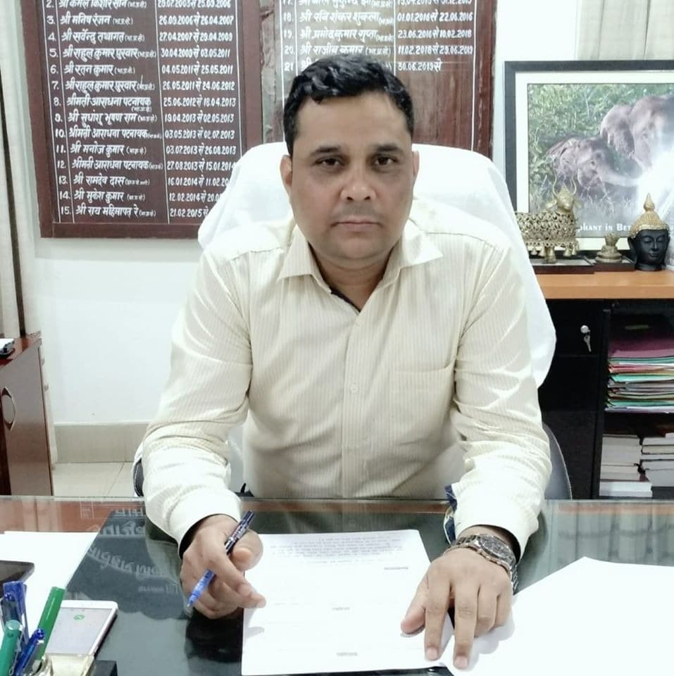 कोरोना से जंग में लापरवाही करने वाले अस्पताल सहायक समेत चार सस्पेंड