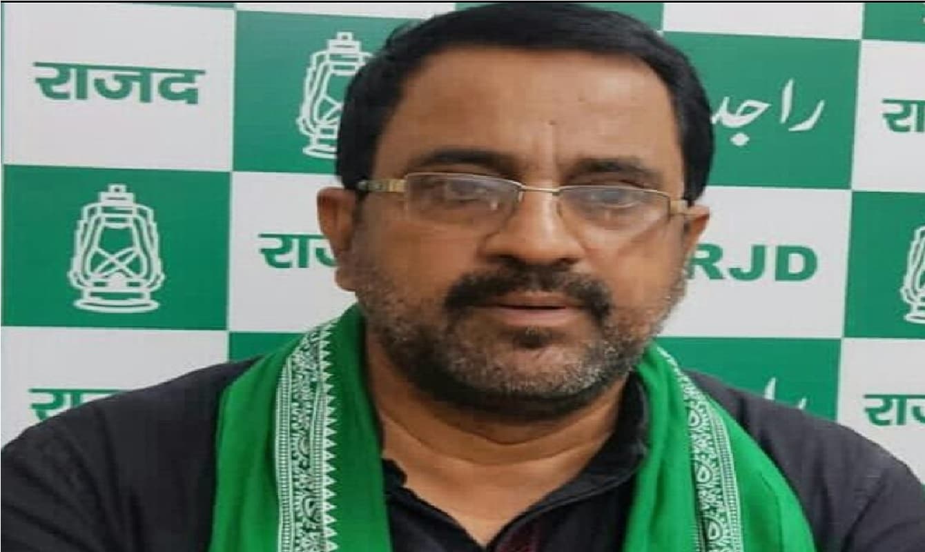 पटना में जैक्सन हॉस्टल के छात्रों ने दिशा संगठन के विद्यार्थियों को दौड़ा-दौड़ा कर पीटा, युवती के कपड़े फाड़े