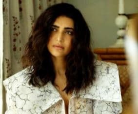 करिश्मा तन्ना ने लेटेस्ट फोटोज से फैंस का धड़काया दिल, 'नागिन' एक्ट्रेस का स्टाइलिश लुक सोशल मीडिया पर वायरल