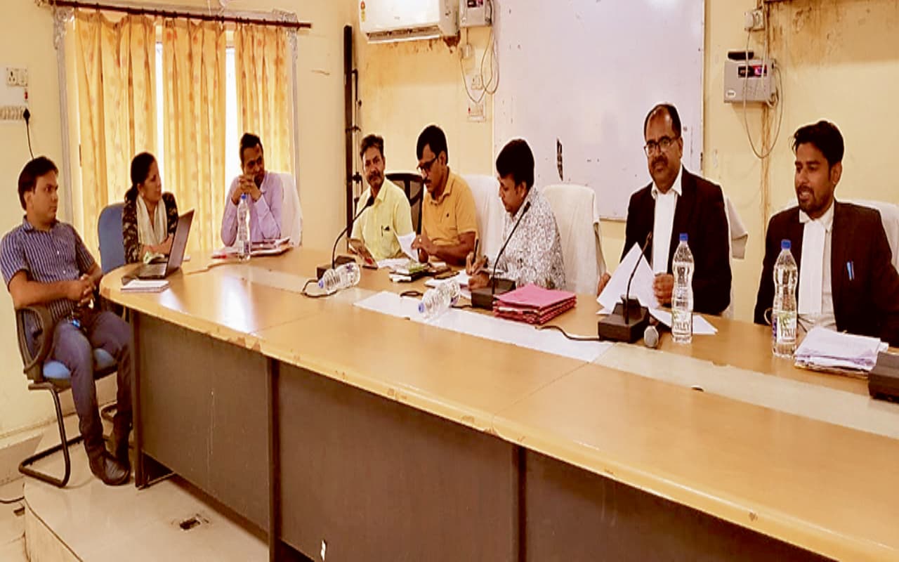 बीपीएल कोटा से नामांकन मामले में आयोग की टीम ने कहा- सिर्फ आपत्ति की होगी जांच