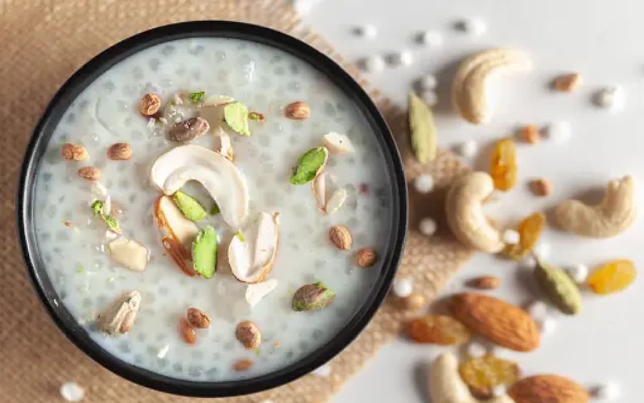 Diwali Special Dessert: इस दिवाली घर पर हो जाएं कुछ मीठा, बनाएं ये स्वादिष्ट और आसान व्यंजन