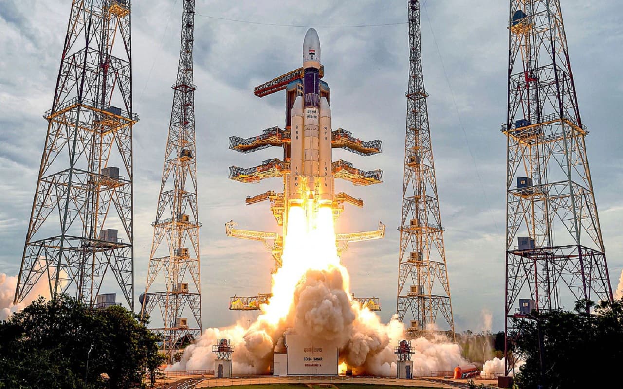 हाइटेक होगी इंडियन आर्मी, 2026 तक सेना के पास 3,000 करोड़ रुपये का अपना सेटेलाइट होगा