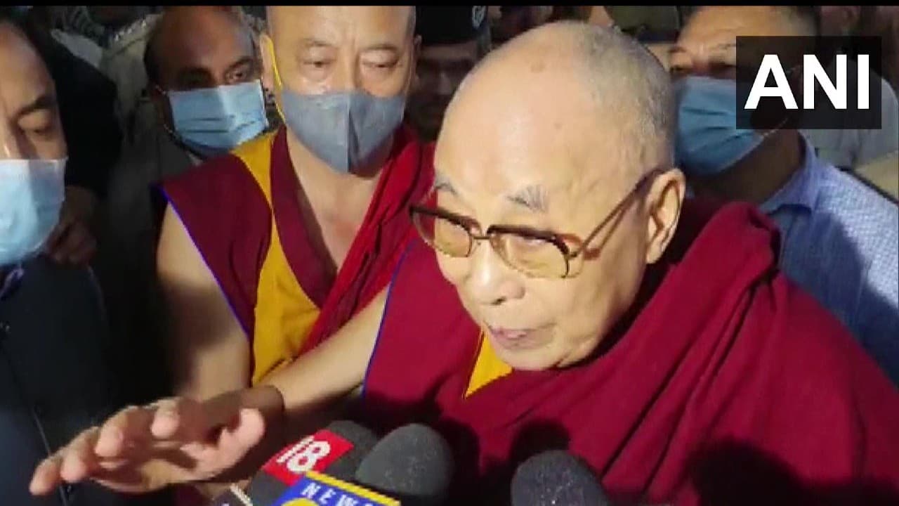 चीनी कट्टरपंथियों पर धर्मगुरु दलाई लामा बोले- वे मुझे अलगाववादी मानते हैं, इसलिए करते हैं आलोचना