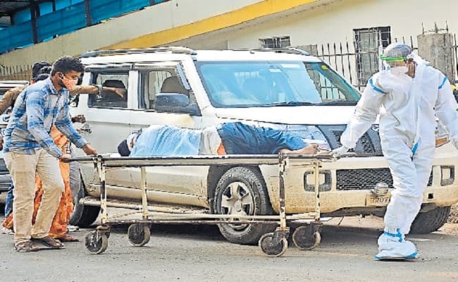 Patna Corona News: दो घंटे तक किया बेड का इंतजार, पटना के IGIMS अस्पताल में बेटे के हाथों में पिता ने तोड़ा दम