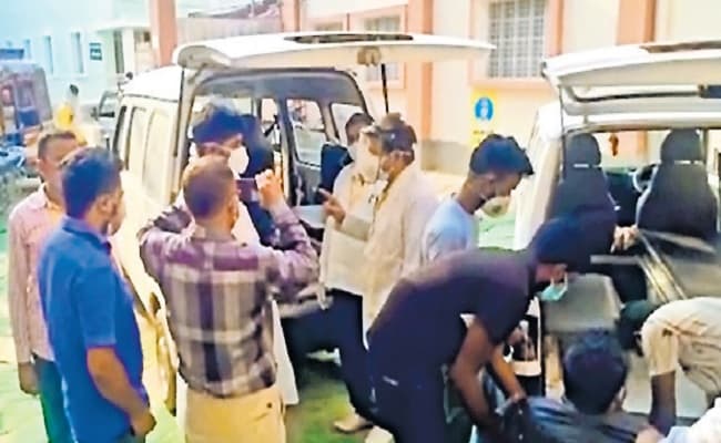 Bihar Corona News: कोरोना से पिता की हुई मौत, जज बेटे ने शव लेने से किया इन्कार, जानें किसने कराया दाह-संस्कार