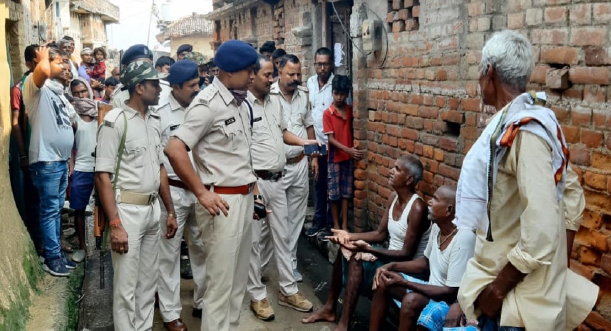 Bihar News: जमुई में बेखौफ अपराधियों ने बरामदे पर सो रहे बुजुर्ग को मारी गोली, हत्या से गांव में मचा हड़कंप