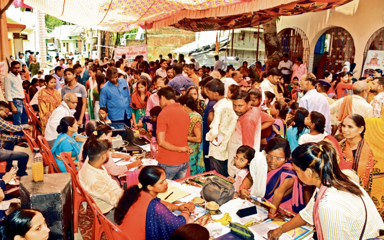 'नहीं पता कि हमलोग भारत में हैं या नेपाल में...!' खुली सीमा में 38 पिलर हो गए गायब, जानें ग्रामीणों की क्यों बढ़ी समस्या