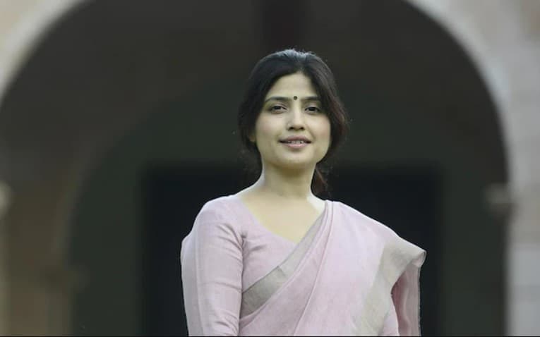 Dimple Yadav Photo: रियल लाइफ में ऐसी है मैनपुरी की पहली महिला सांसद डिंपल यादव, ये तस्वीरें हैं गवाह