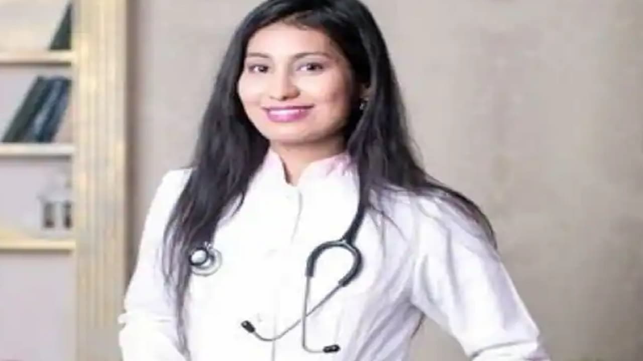 गुजरात चुनाव: रूस से डॉक्टरी की पढ़ाई कर लौटी पायल कुकरानी को BJP ने दिया टिकट, सिटिंग विधायक का कटा टिकट गुजरात चुनाव: रूस से डॉक्टरी की पढ़ाई कर लौटी पायल कुकरानी को BJP ने दिया टिकट, सिटिंग विधायक का कटा टिकट