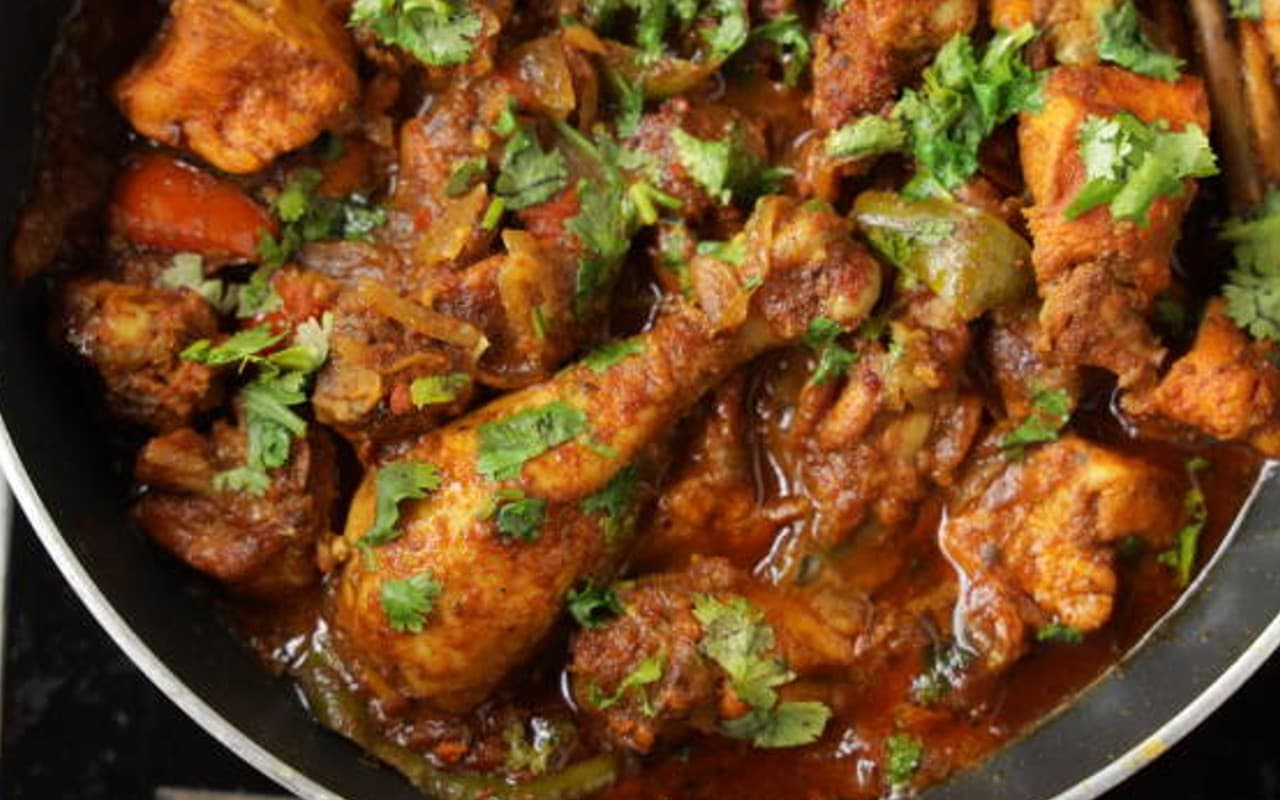 Kerala Chicken Curry Recipe: आसान तरीके से बनाएं केरल चिकन करी