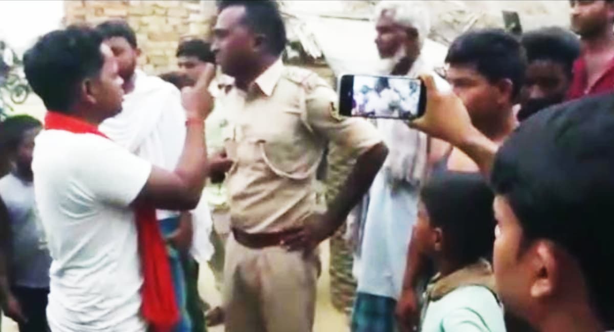 Bhagalpur: बांका जिले की पुलिस भागलपुर के थाना क्षेत्र में करने लगी अवैध वसूली, ग्रामीणों ने बनाया बंधक