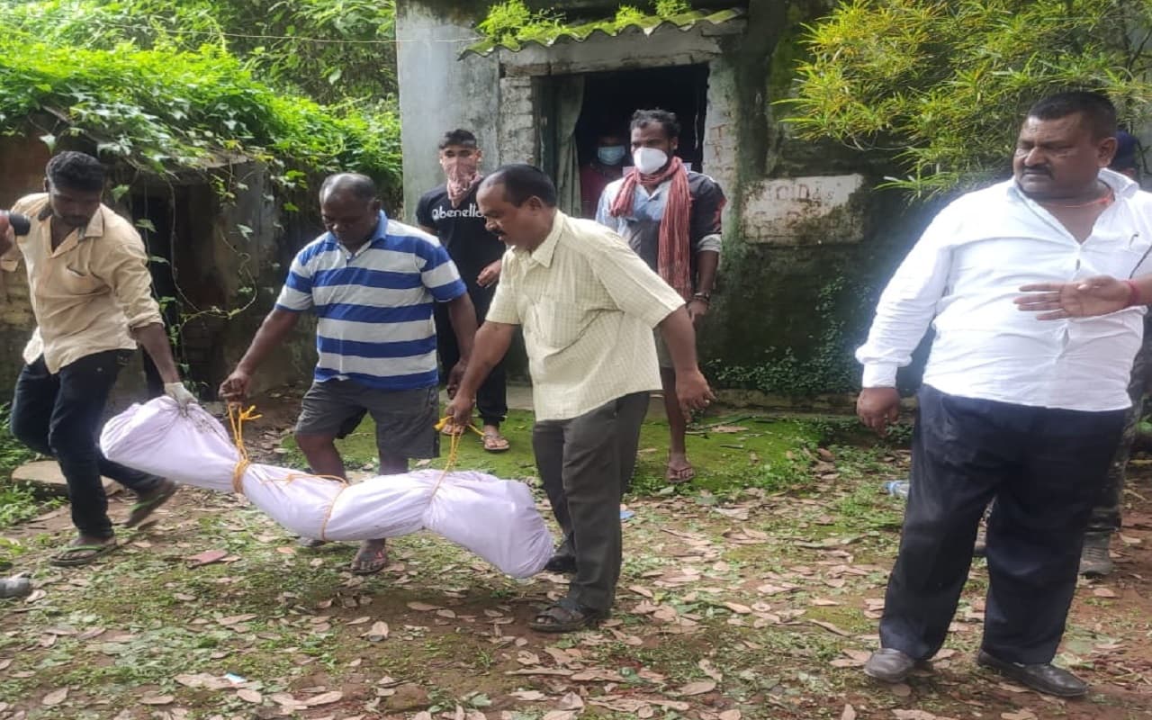 Jharkhand Crime News : भाई की हत्या कर दफनाने की आरोपी बहन व उसका प्रेमी अरेस्ट, ऐसे शव तक पहुंची पुलिस