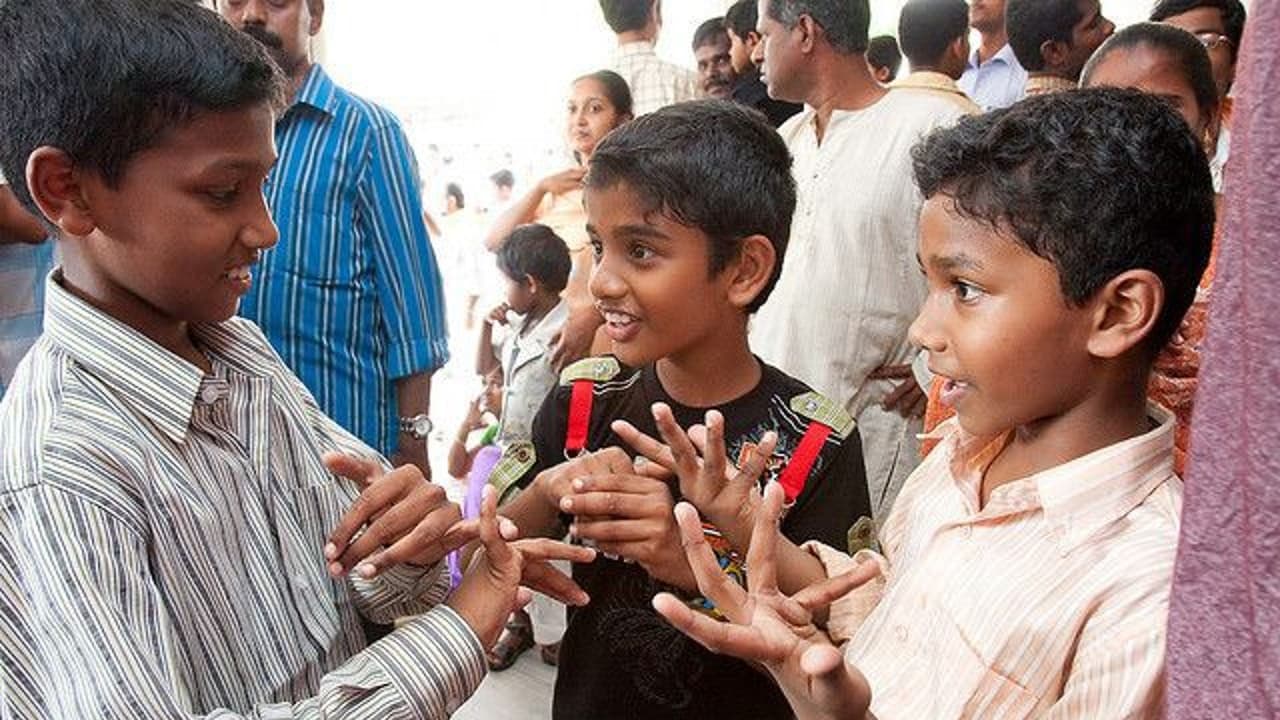 मूक-बधिर बच्चों के लिए मुफ्त कोक्लियर इम्प्लांट की सुविधा शुरू, 4 साल से कम उम्र में करा सकते हैं ऑपरेशन