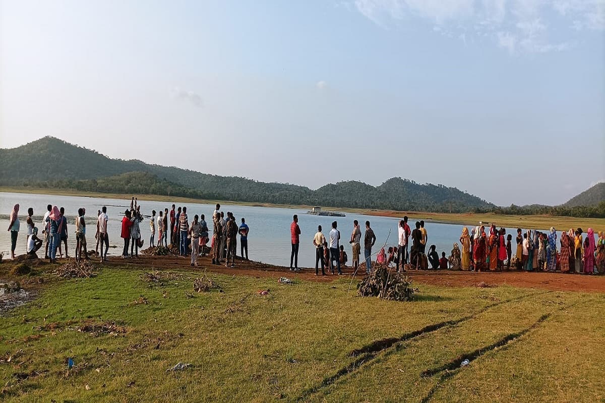 झारखंड: बेटे-बेटी के साथ गहरे पानी में डूबा आदिम जनजाति पहाड़िया समुदाय का शख्स, बेटी का शव बरामद